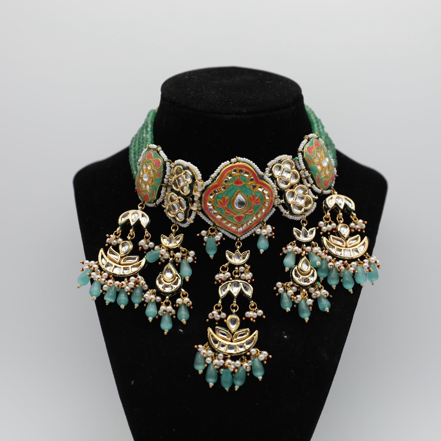 Kundan Set with Tikka – Premium Jewelry ✨ (V1–V4)
