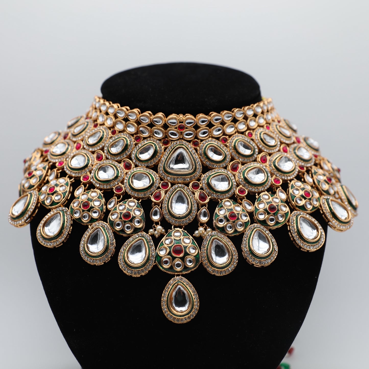 👑 Bridal Jewelry Set – Necklace, Rajwadi Long Haar, Earrings with Sahara, Tikka, Nath & Handpiece